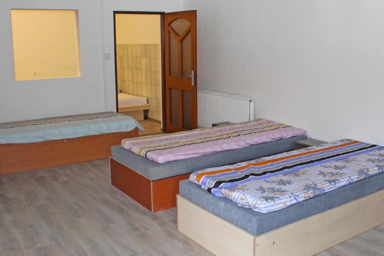 Dusan Apartments Orlová Eksteriør billede
