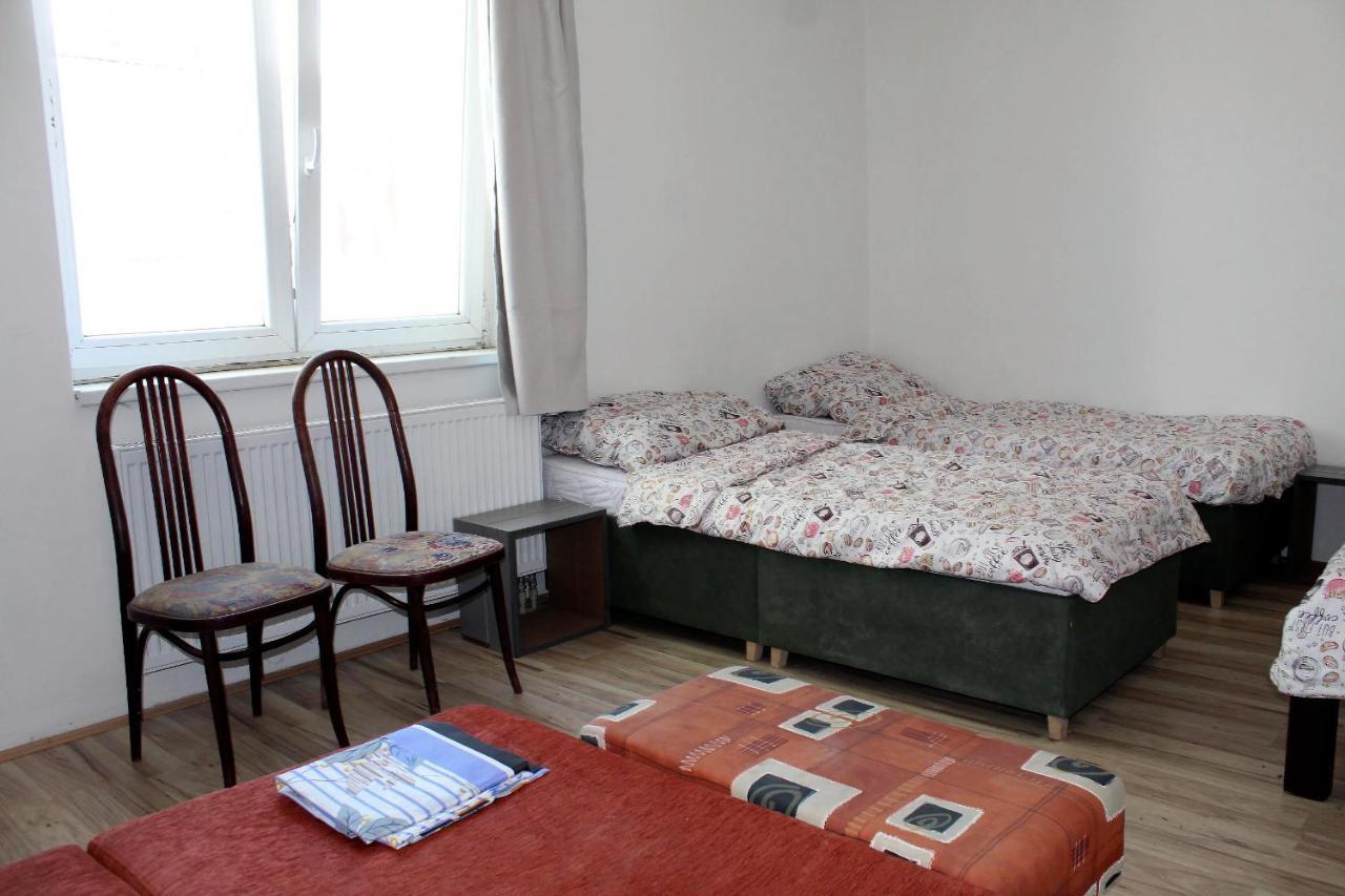 Dusan Apartments Orlová Eksteriør billede