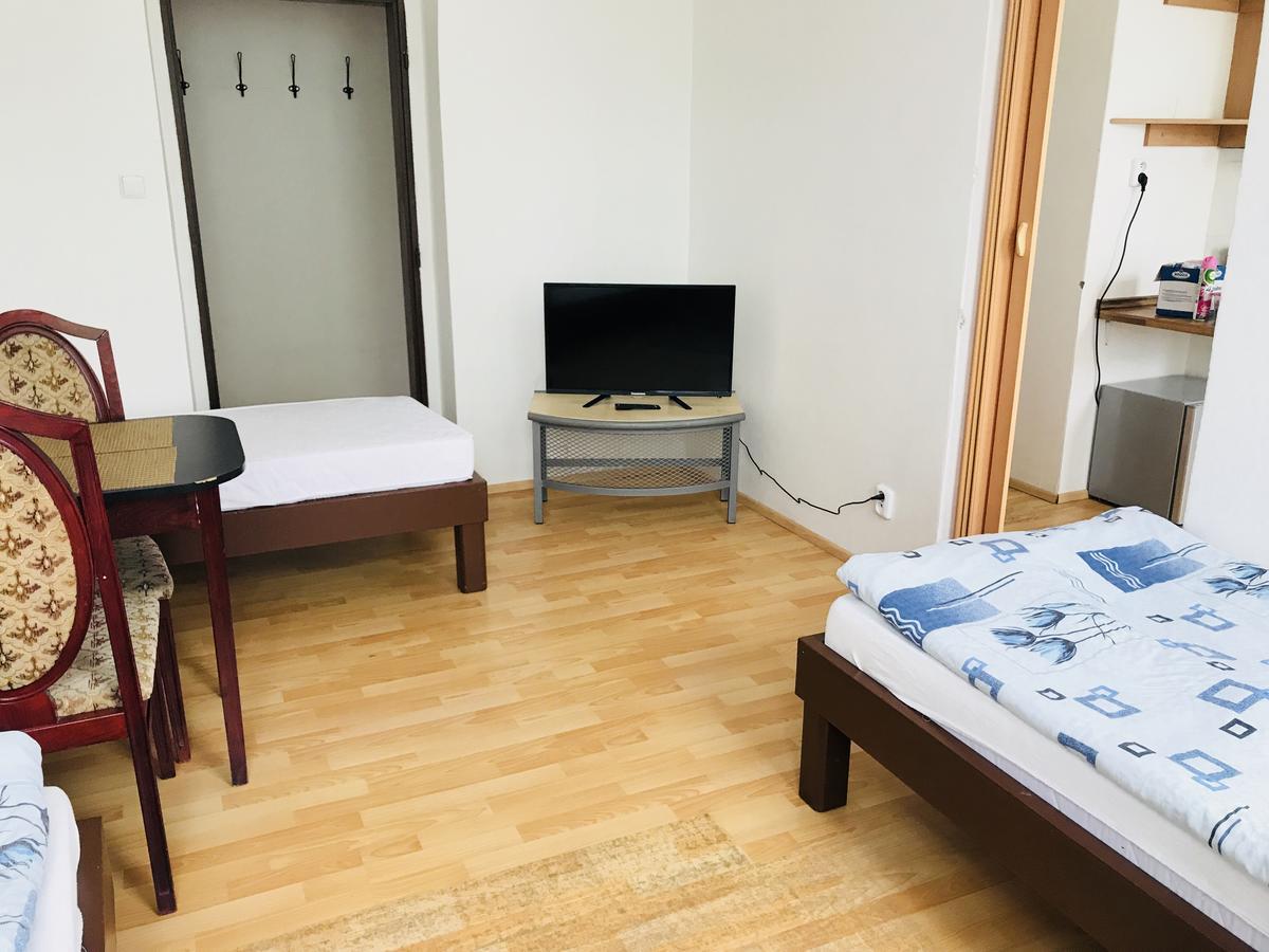 Dusan Apartments Orlová Eksteriør billede